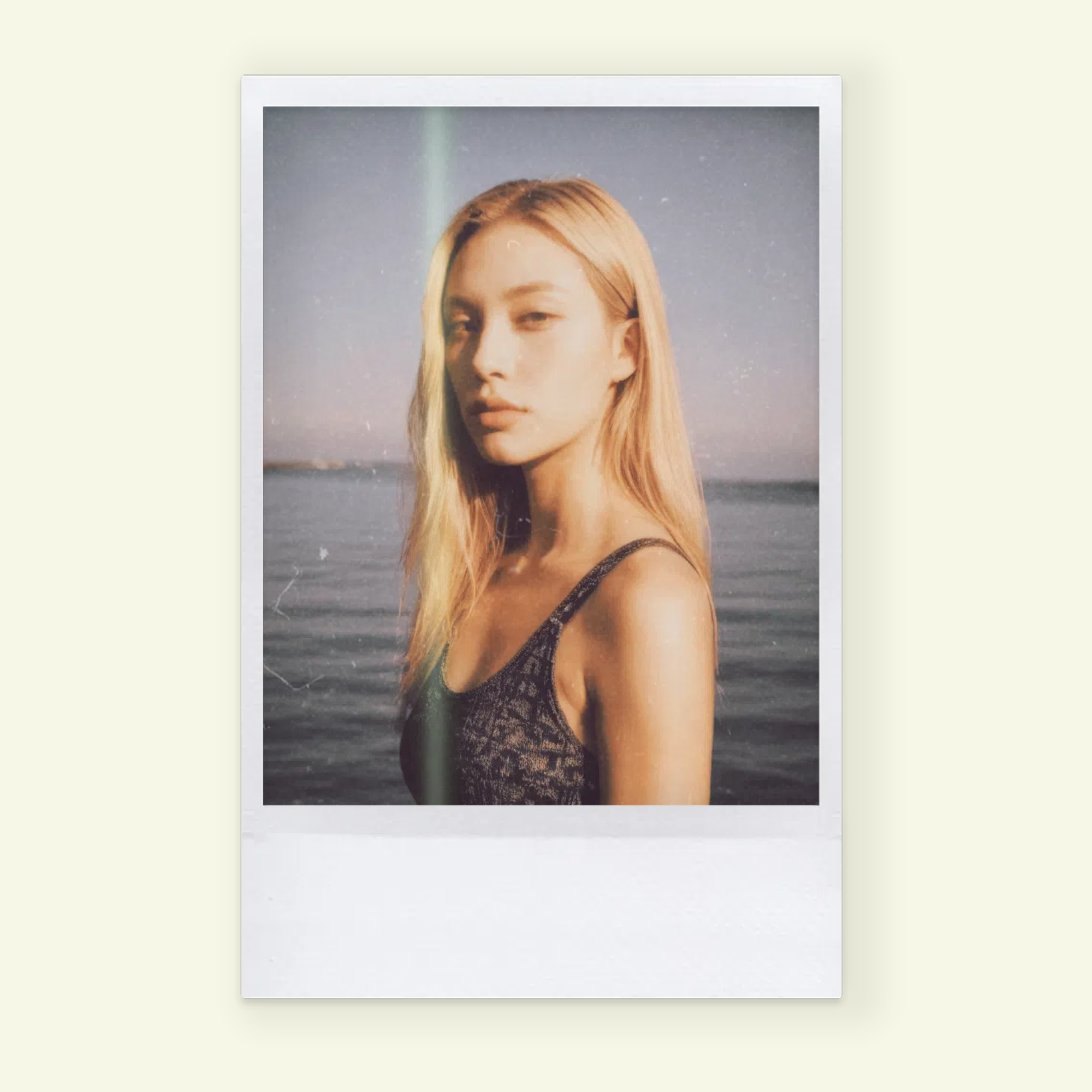 polaroid a